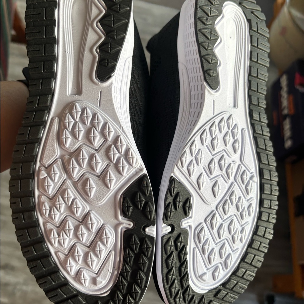 Women's Black Athletic Running Shoes - Picture 4 of 7